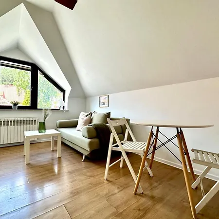 Studio Lesne Iv *